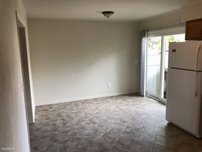 474 Robbe Ave in Belleville, MI - Building Photo - Building Photo