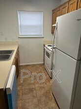 1013 SE 5th St in Bentonville, AR - Foto de edificio - Building Photo