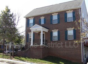 1026 Wahler Pl SE in Washington, DC - Building Photo
