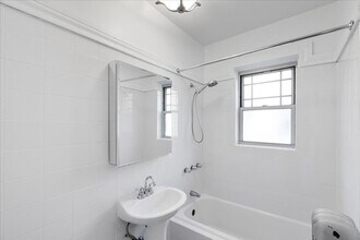 1727 W Thorndale Ave in Chicago, IL - Building Photo - Building Photo