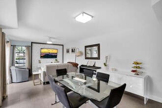 8291 Thames Blvd in Boca Raton, FL - Building Photo - Building Photo