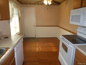 3700 Heritage Pkwy in Dearborn, MI - Building Photo - Building Photo