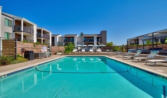 707 Leahy in Redwood City, CA - Building Photo