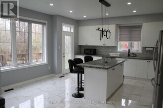 31 Swordfish Dr in Whitby, ON - Building Photo - Building Photo