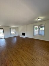 13056 C. de los Ninos in San Diego, CA - Building Photo - Building Photo