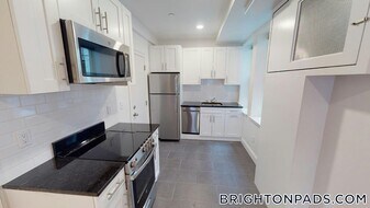 127 Sutherland Rd in Boston, MA - Building Photo