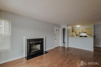 236 Blew Ct in East Brunswick, NJ - Building Photo - Building Photo