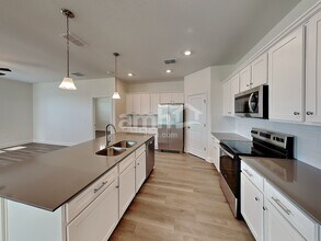 1095 Heavenly Dr in St. Cloud, FL - Building Photo - Building Photo