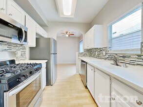 1445 Little Spring Ct in Las Vegas, NV - Foto de edificio - Building Photo