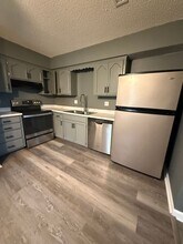 208 NE Cedar Ct in Blue Springs, MO - Building Photo - Building Photo