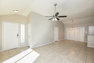 6710 Silver Sage Dr in Fort Worth, TX - Building Photo - Building Photo