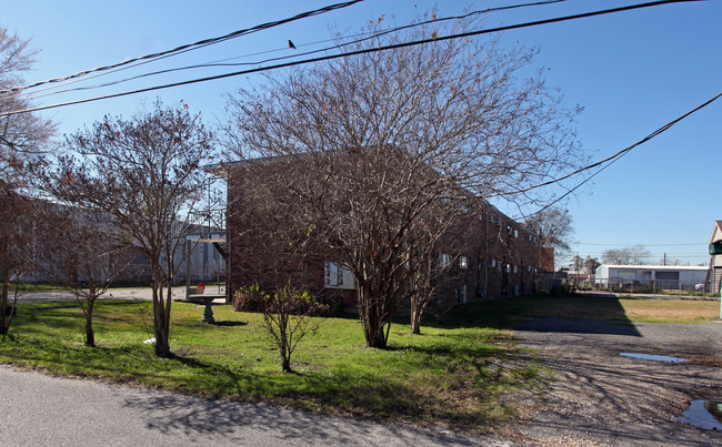 404 Saddler Rd in Marrero, LA - Building Photo - Building Photo