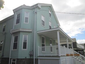 28 Gould St in Wakefield, MA - Building Photo - Building Photo