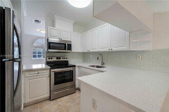 7733 SW 94th Ln in Miami, FL - Building Photo - Building Photo