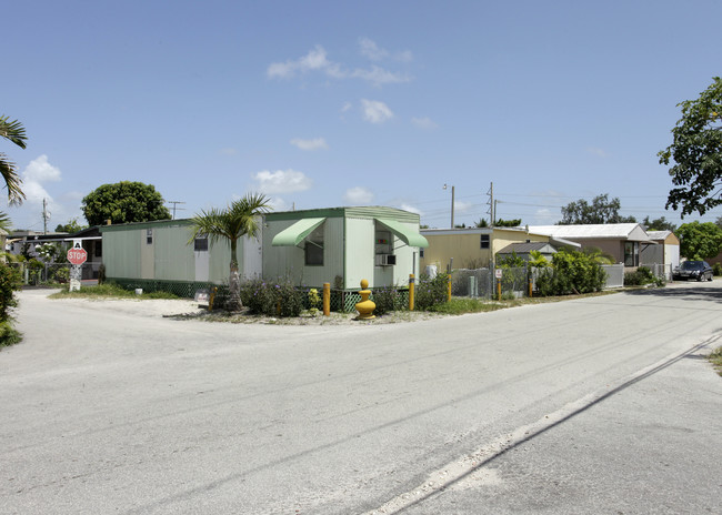 Miami Terrace Mobile Home Park in Miami, FL - Building Photo - Building Photo