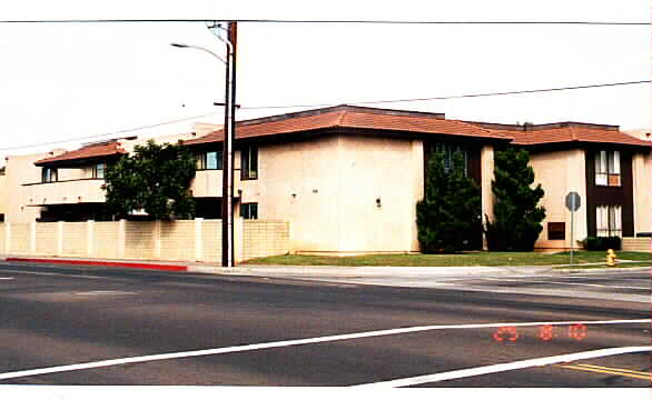 18981 Florida St in Huntington Beach, CA - Building Photo - Building Photo