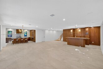 2330 Overbrook St in Miami, FL - Building Photo - Building Photo