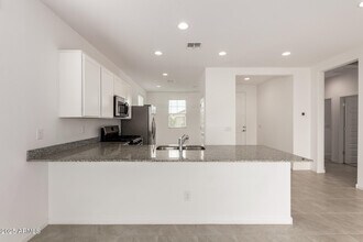 3048 E Riding Boot Wy in San Tan Valley, AZ - Building Photo - Building Photo