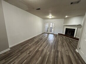 908 Brett Dr in Hinesville, GA - Building Photo - Building Photo