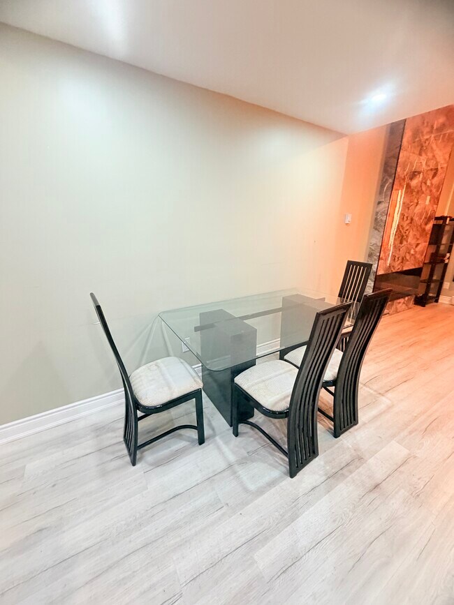 5900 Main St in Niagara Falls, ON - Building Photo - Building Photo