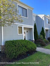 14 Dawn Ct in Tinton Falls, NJ - Building Photo - Building Photo