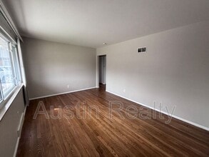 8634 Burton Ave in St. Louis, MO - Building Photo - Building Photo