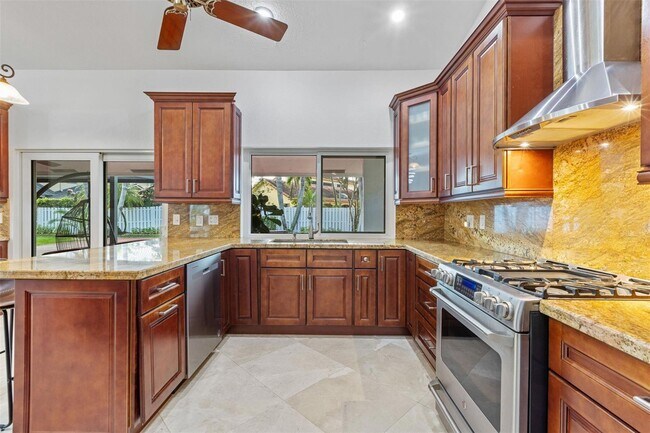9600 NW 18th St in Plantation, FL - Building Photo - Building Photo