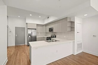 5308 Sepulveda Blvd in Los Angeles, CA - Foto de edificio - Building Photo