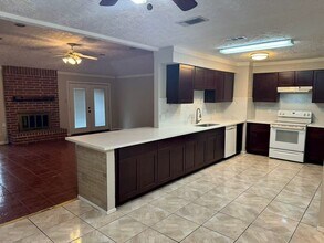 15711 Wingdale Dr in Houston, TX - Building Photo - Building Photo