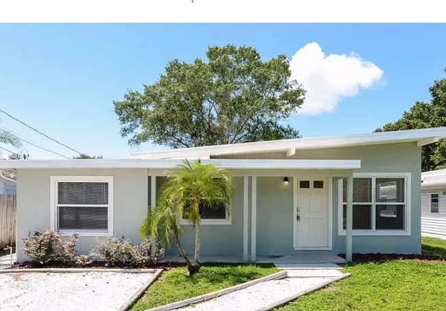 property at 4606 W Paxton Ave