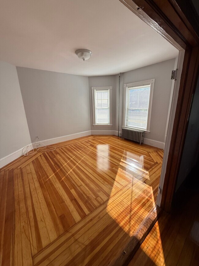 68 Willow Ave, Unit 2 in Somerville, MA - Building Photo - Building Photo