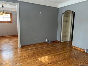 1127 Hoffman Ave in Royal Oak, MI - Building Photo - Building Photo