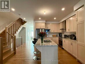 519 Hitzlay Ter in Ottawa, ON - Building Photo - Building Photo