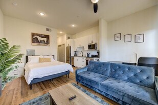 1111 Shepherd Dr in Houston, TX - Building Photo