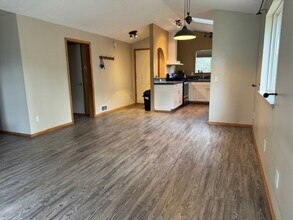 3057 NE Laramie Way in Bend, OR - Building Photo - Building Photo