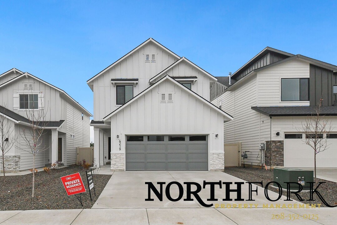 4219 E Hillsong St in Meridian, ID - Building Photo