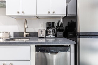 104 Forsyth St in New York, NY - Building Photo - Building Photo