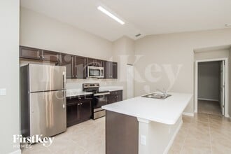 1144 Genesee Ave SE in Palm Bay, FL - Foto de edificio - Building Photo