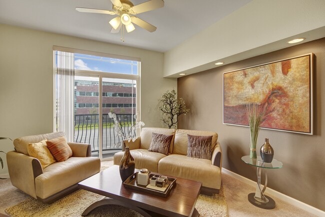 Park Plaza II in Anchorage, AK - Foto de edificio - Building Photo