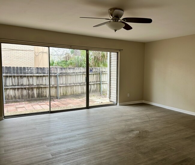 1203 Carrollton Ave in Metairie, LA - Building Photo - Building Photo