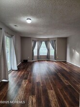 175 Tulip Ln in Freehold, NJ - Building Photo - Building Photo