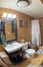 13450 SW 5th St in Miami, FL - Foto de edificio - Building Photo