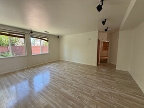 2463 Pheasant Hollow Dr in West Sacramento, CA - Building Photo - Building Photo