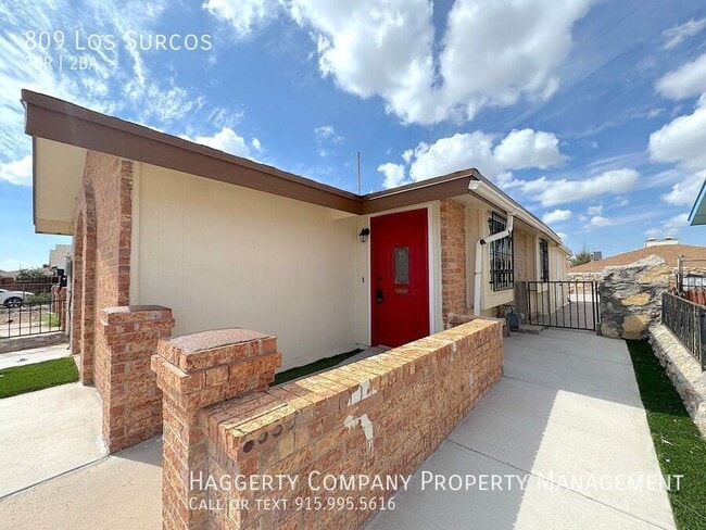 809 Los Surcos in El Paso, TX - Building Photo - Building Photo