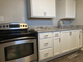 123 E Central Ave in Delaware, OH - Building Photo