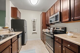 Cumberland Park Apartments in Orlando, FL - Building Photo - Building Photo