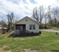 7446 Liberty Ave in University City, MO - Building Photo