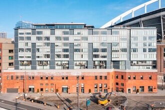 Gridiron in Seattle, WA - Building Photo - Building Photo