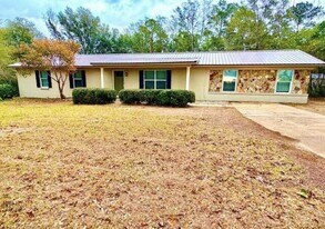 5434 Mill Creek Rd in Graceville, FL - Building Photo