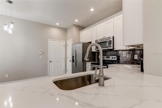 11068 Windsor Pl Cir in Tampa, FL - Building Photo - Building Photo